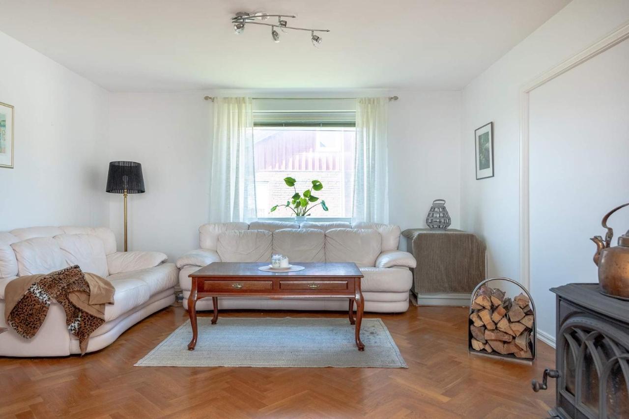 White & Bright Room In A Shared Apartment กอเทนเบิร์ก ภายนอก รูปภาพ
