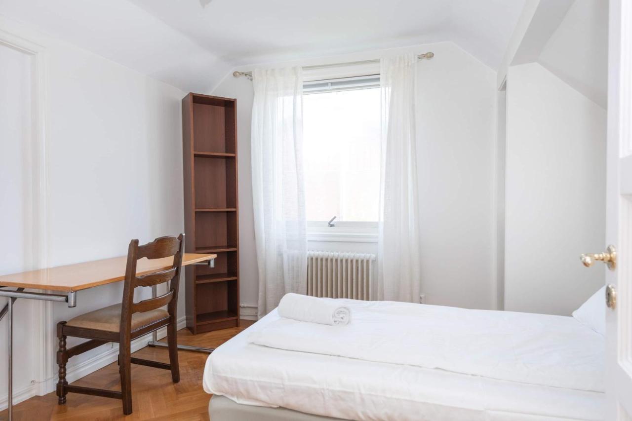 White & Bright Room In A Shared Apartment กอเทนเบิร์ก ภายนอก รูปภาพ